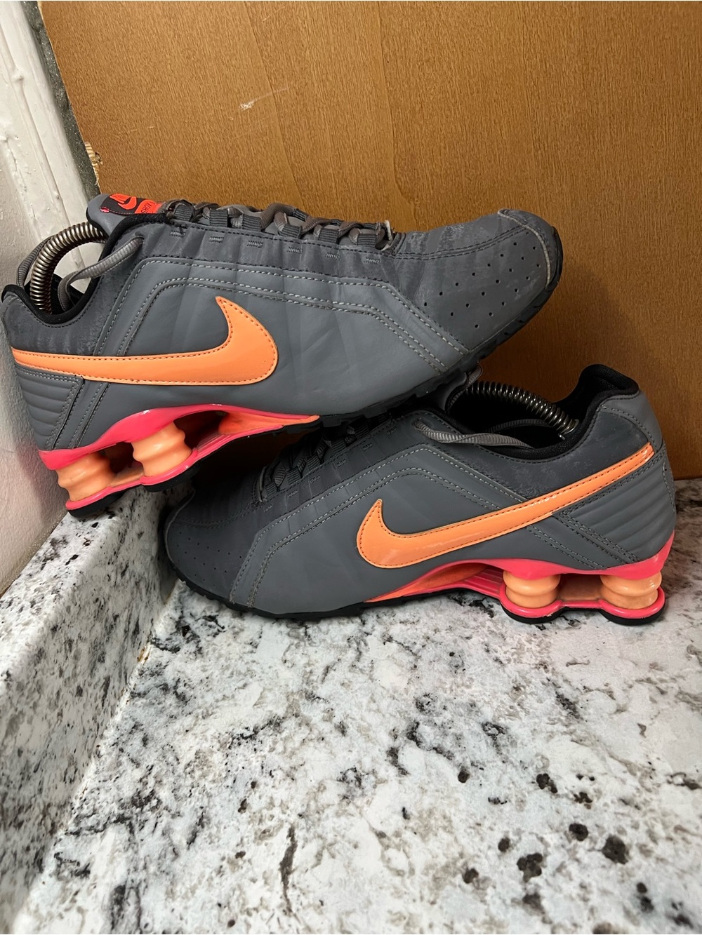 Nike Shox Junior Grey/Orange Women's Sneakers Size 9 - Pristine
